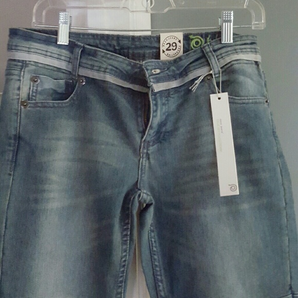 BNWT  size 29 jeans - Picture 2 of 3